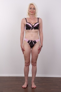 7. Download full pics of Alena (34) from czechcasting.com