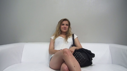 1. Download full pics of Andrea (19) from czechcasting.com