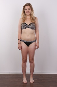 7. Download full pics of Andrea (19) from czechcasting.com