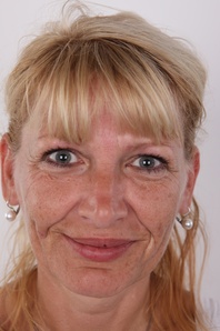 1. Download full pics of Iveta (46) from czechcasting.com