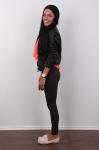 3. Download full pics of Evelin (21) from czechcasting.com