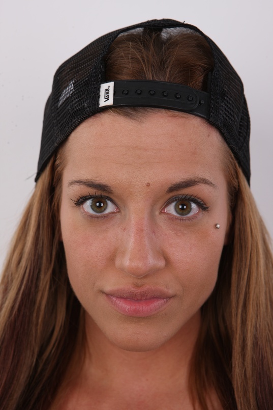 1. Download full pics of Silvie (21) from czechcasting.com