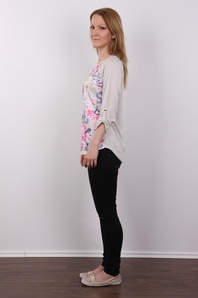 3. Download full pics of Anna (29) from czechcasting.com