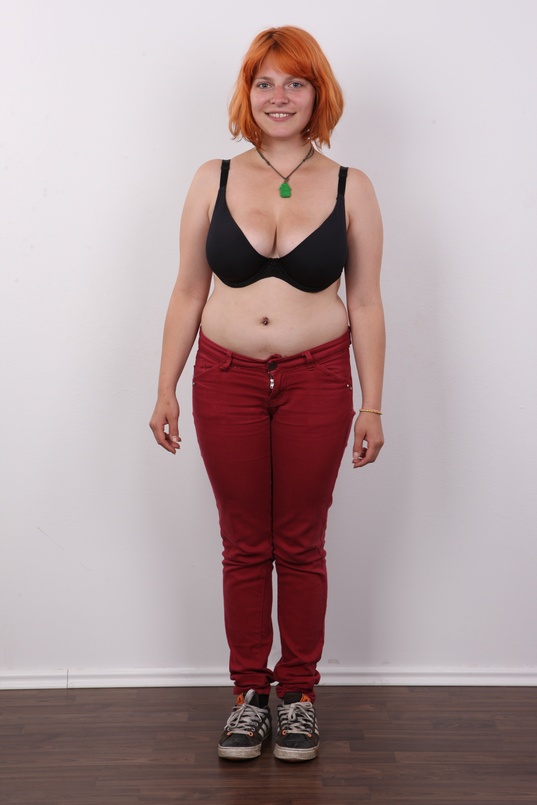 3. Download full pics of Sarka (18) from czechcasting.com