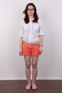 2. Download full pics of Nada (19) from czechcasting.com