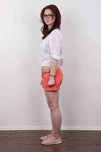 3. Download full pics of Nada (19) from czechcasting.com