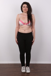 4. Download full pics of Marcela (23) from czechcasting.com