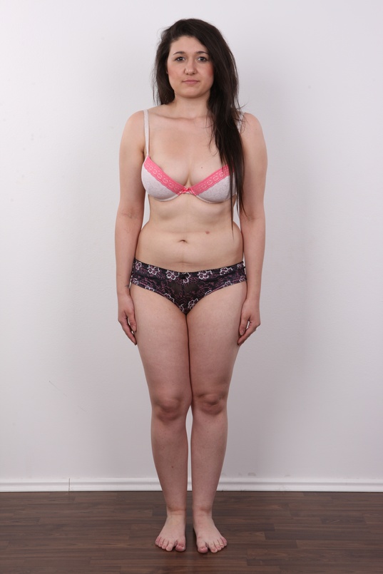 7. Download full pics of Marcela (23) from czechcasting.com