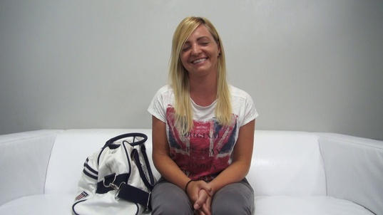 1. Download full pics of Misa (32) from czechcasting.com