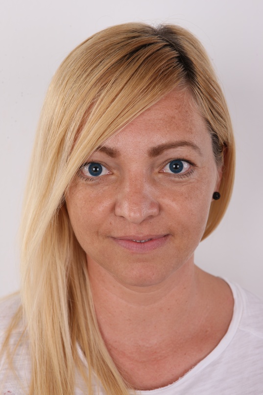 1. Download full pics of Misa (32) from czechcasting.com