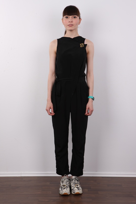 2. Download full pics of Viktorie (30) from czechcasting.com