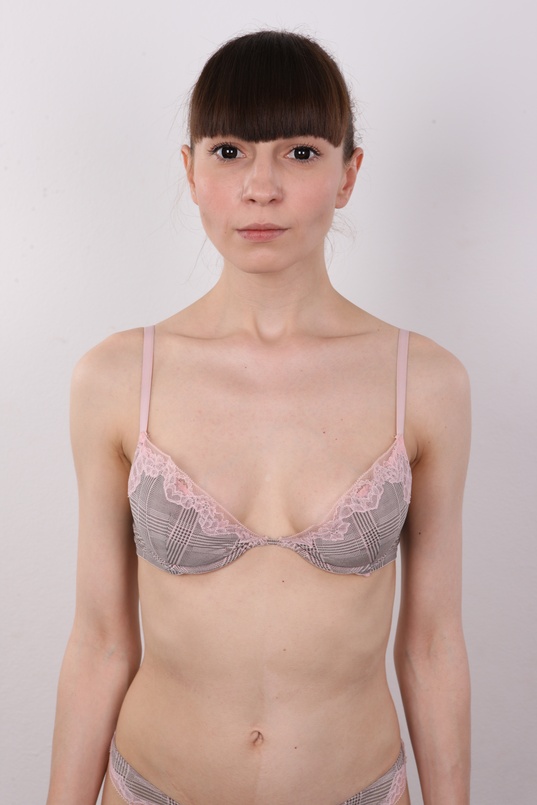 6. Download full pics of Viktorie (30) from czechcasting.com