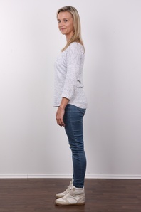 3. Download full pics of Lenka (26) from czechcasting.com