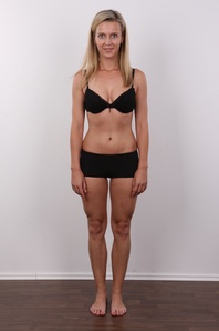 6. Download full pics of Lenka (26) from czechcasting.com