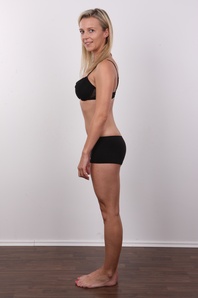 7. Download full pics of Lenka (26) from czechcasting.com