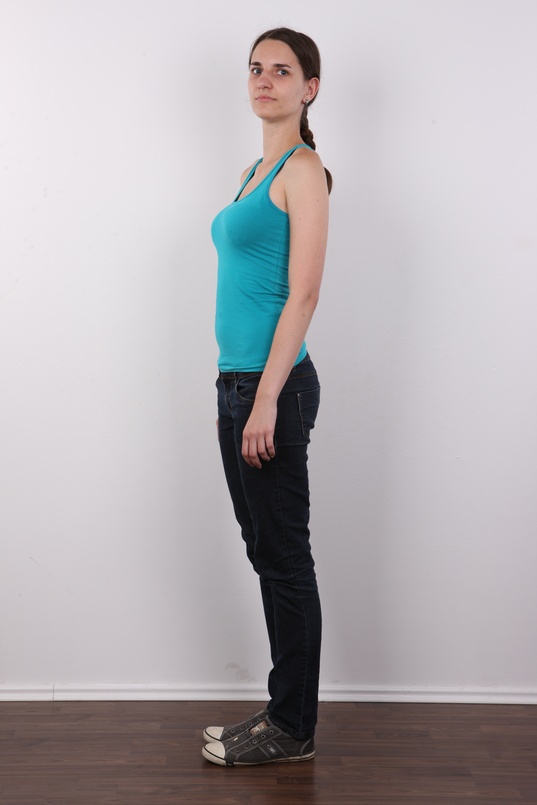 3. Download full pics of Eliska (25) from czechcasting.com