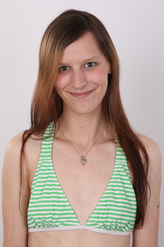 6. Download full pics of Aneta (22) from czechcasting.com