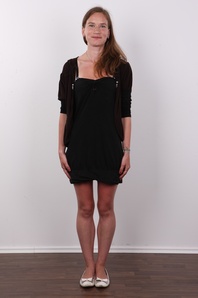 2. Download full pics of Nikola (25) from czechcasting.com