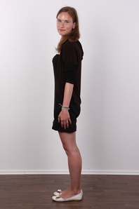 3. Download full pics of Nikola (25) from czechcasting.com