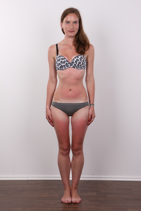 4. Download full pics of Nikola (25) from czechcasting.com