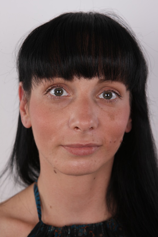 1. Download full pics of Lenka (33) from czechcasting.com