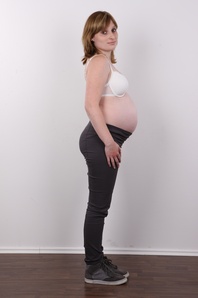 5. Download full pics of Veronika (26) from czechcasting.com