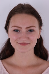 1. Download full pics of Zuzana (19) from czechcasting.com