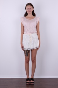 2. Download full pics of Zuzana (19) from czechcasting.com