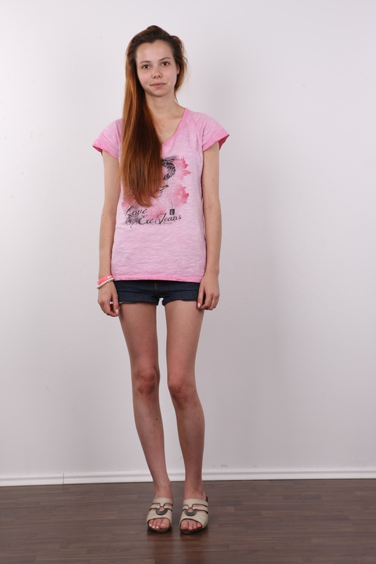 2. Download full pics of Aneta (18) from czechcasting.com