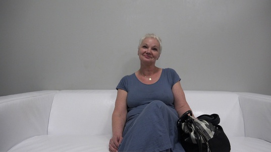 1. Download full pics of Anna (61) from czechcasting.com