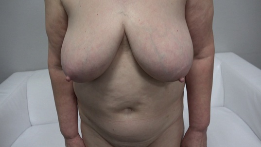 2. Download full pics of Anna (61) from czechcasting.com