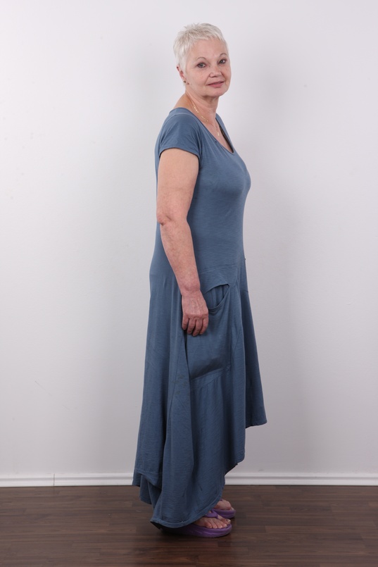 3. Download full pics of Anna (61) from czechcasting.com