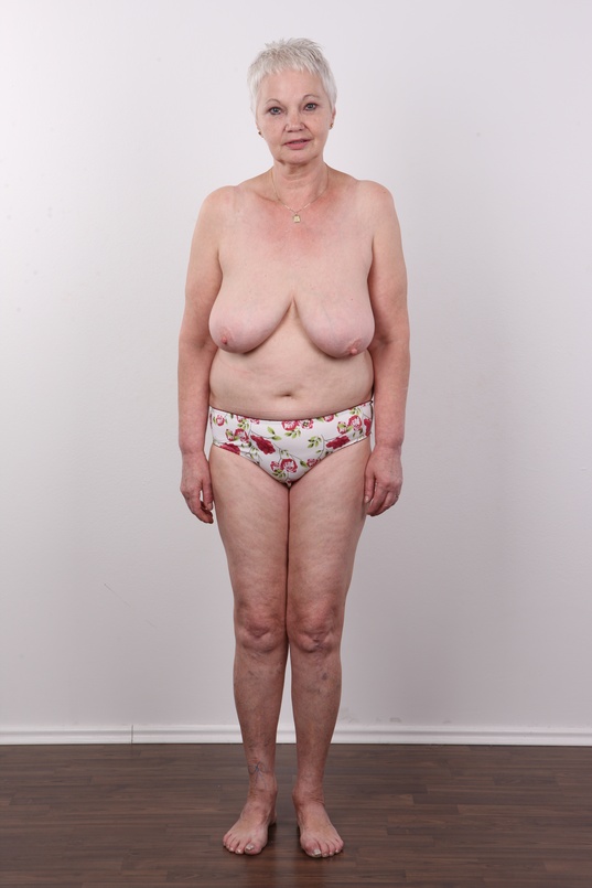 10. Download full pics of Anna (61) from czechcasting.com