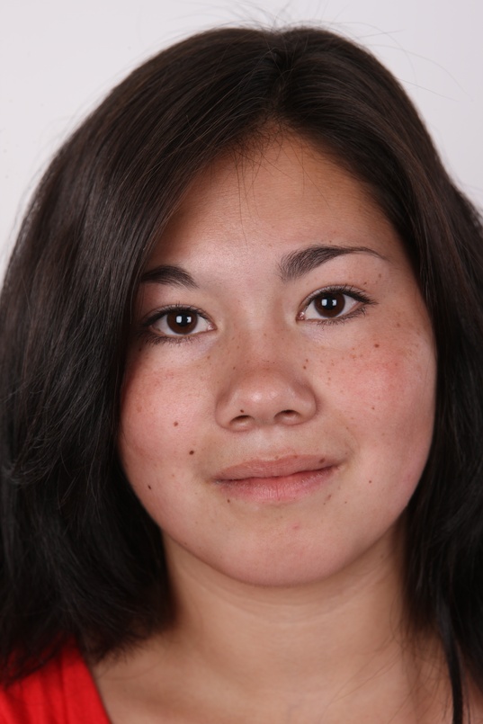 1. Download full pics of Zdena (20) from czechcasting.com