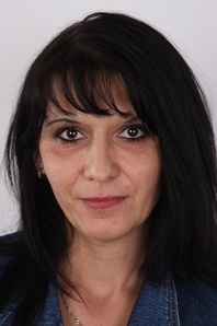 1. Download full pics of Monika (42) from czechcasting.com