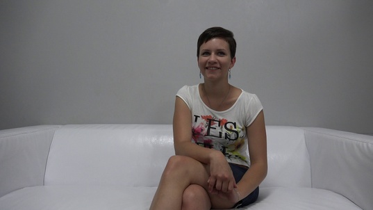 1. Download full pics of Sarka (18) from czechcasting.com