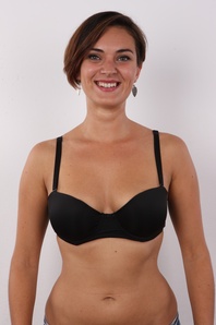 5. Download full pics of Zuzana (29) from czechcasting.com