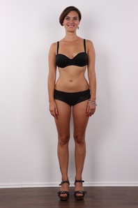 7. Download full pics of Zuzana (29) from czechcasting.com