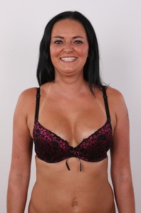 6. Download full pics of Anna (30) from czechcasting.com