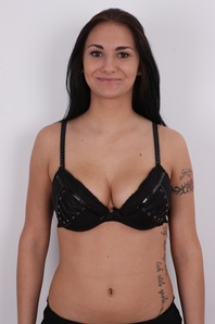 3. Download full pics of Tereza (19) from czechcasting.com