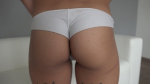 2. Download full pics of Miroslava (19) from czechcasting.com