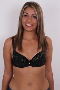 3. Download full pics of Dominika (18) from czechcasting.com