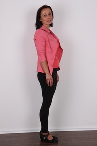 1. Download full pics of Andrea (30) from czechcasting.com