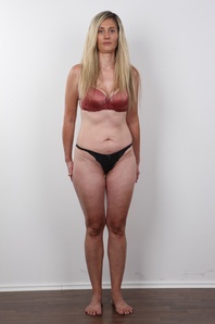 6. Download full pics of Andrea (35) from czechcasting.com