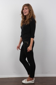 1. Download full pics of Tereza (25) from czechcasting.com