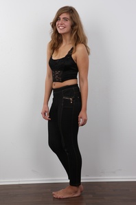 4. Download full pics of Tereza (25) from czechcasting.com