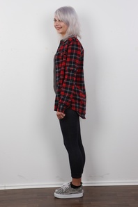 1. Download full pics of Julie (21) from czechcasting.com