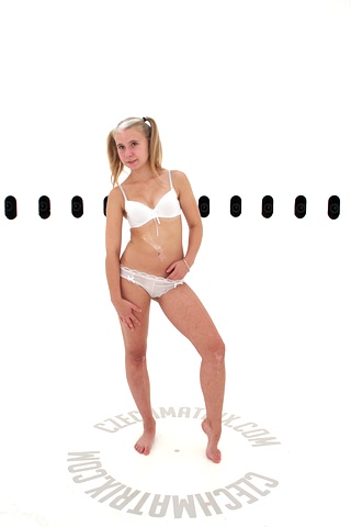 Czech Casting: Kristyna (18) 360°