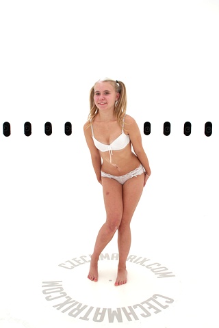 Czech Casting: Kristyna (18) 360°