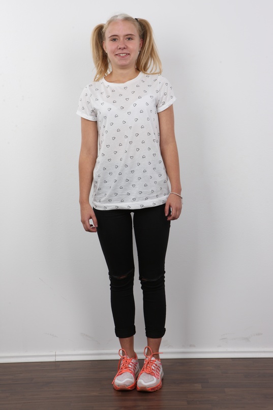 2. Download full pics of Kristyna (18) from czechcasting.com